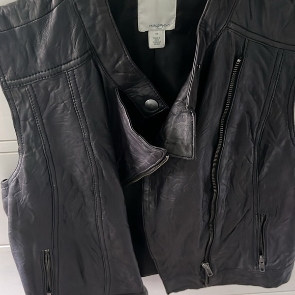 Halogan - Picture 4 of 7